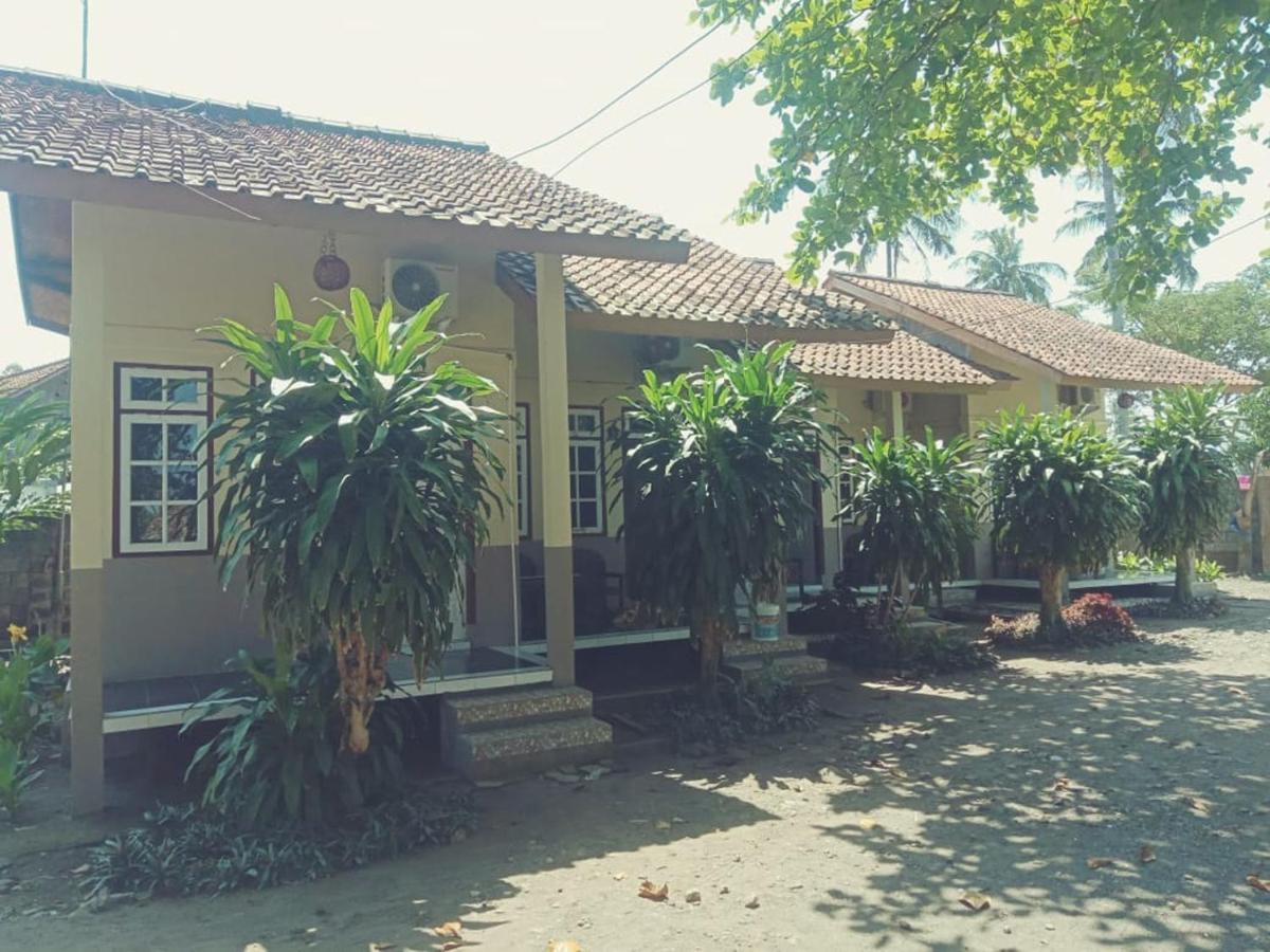 Long Beach Hotel Pangandaran Exterior photo